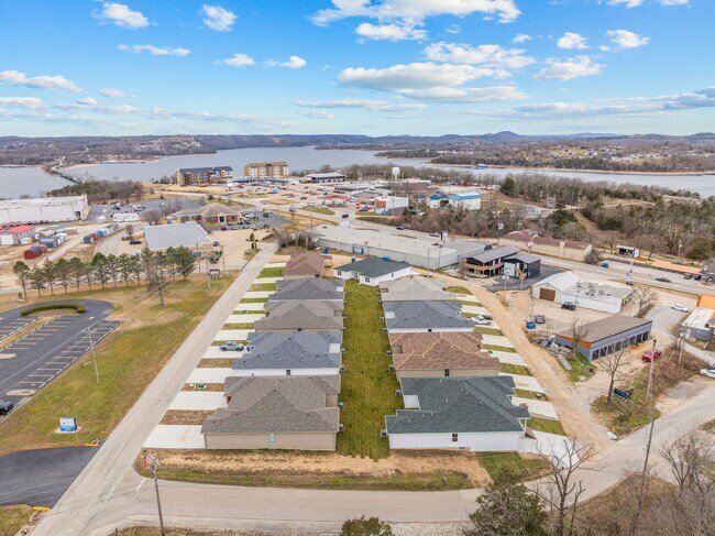 Building Photo - Luxury Lake Living Starts Here – Brand-New 2 Bed, 2 Bath Duplex in Kimberling City