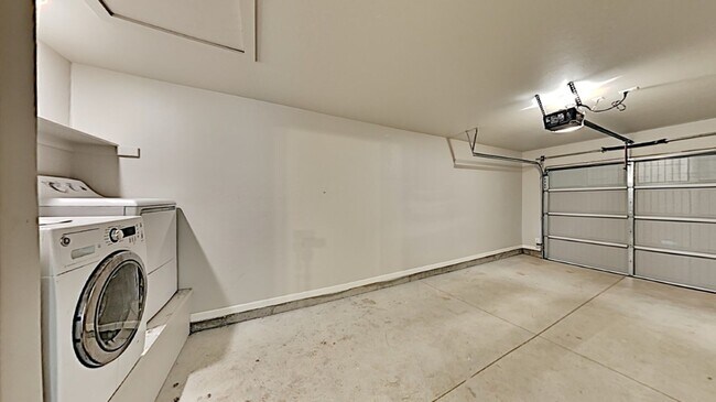 Building Photo - 2 Bedrooms, 1 Bathroom 1 Car Garage Close to Broadway Extension, a short distance from Edmond and...