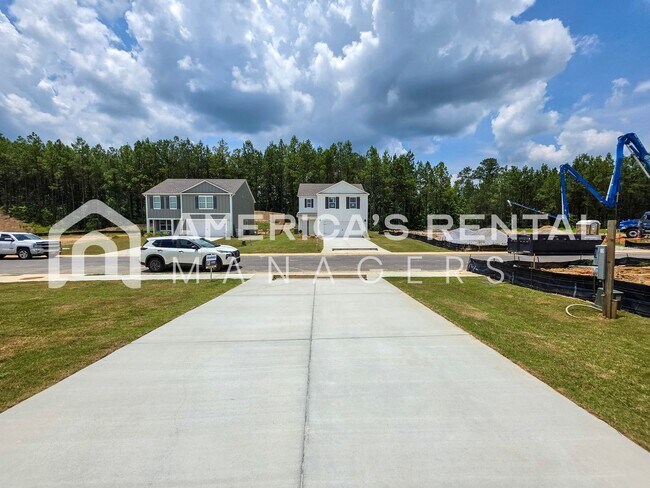 Building Photo - 556 Saddlewood Bnd
