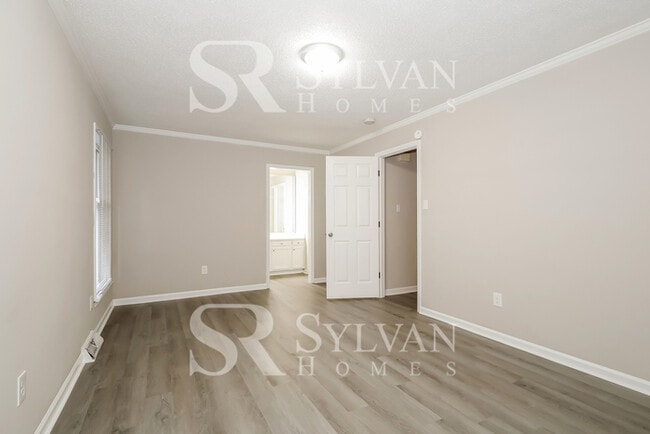 Building Photo - Enjoy living the good life in this 3 bedroom, 2.5 bathroom home