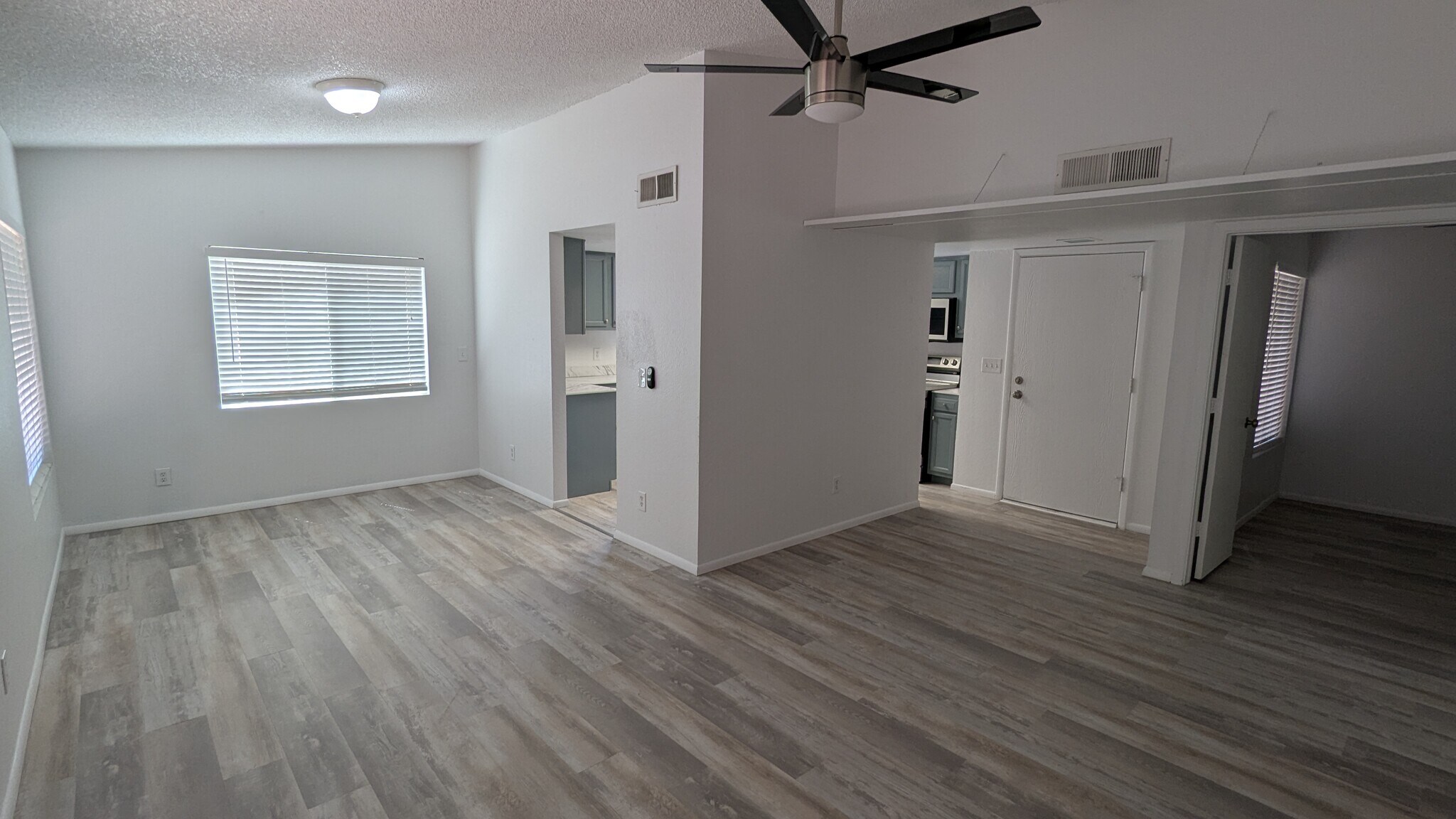 Family room - 14852 N 24th Dr