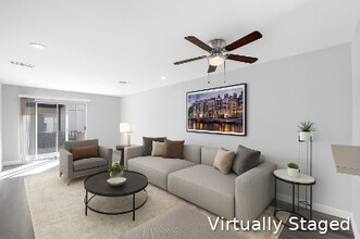 Building Photo - 1206 Hi Stirrup