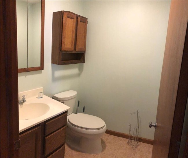 Building Photo - 12 Spruce St