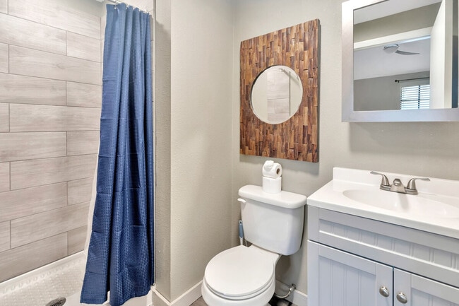 Building Photo - 1679 Tampa Rd