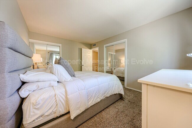 Building Photo - 8531 E Belleview St