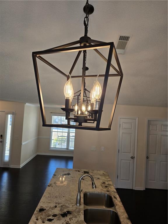 Building Photo - 607 McDowell Ln