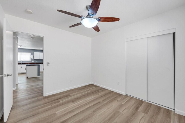Building Photo - 1125 E Milada Dr