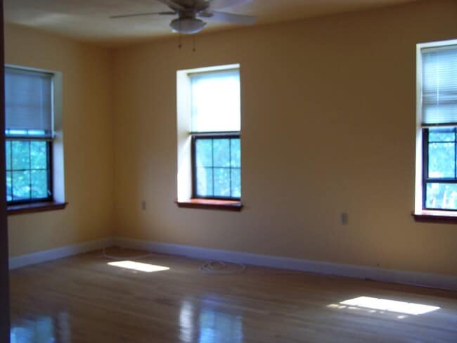 Building Photo - 14 John Eliot Square 4F