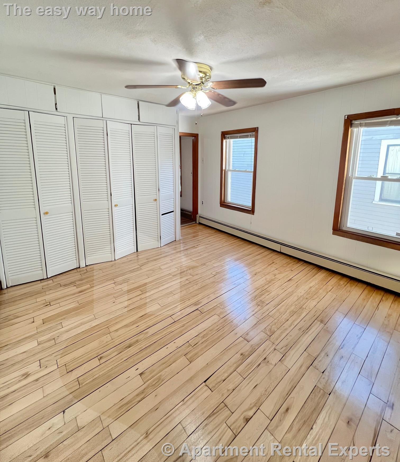 Building Photo - 114 Thorndike St