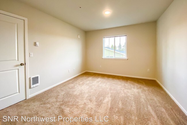 Building Photo - 2 br, 2 bath Apartment - 1402 E 69th st