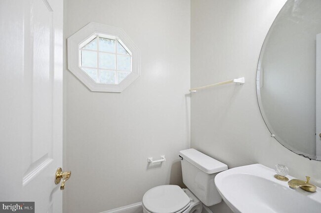 Building Photo - 6030 Kelsey Ct