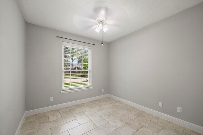 Building Photo - 6214 Pebble Canyon Ct