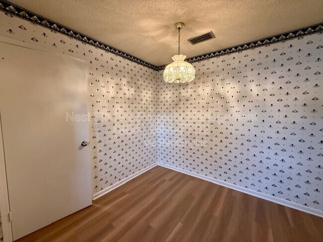 Building Photo - 5907 Gumwood Dr