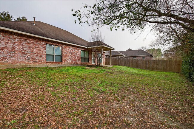 Building Photo - 10277 English Manor Dr