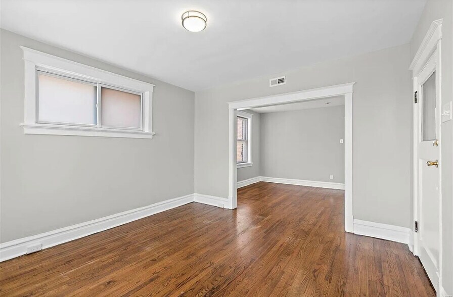 Building Photo - 3246 S Compton Ave