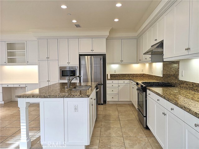 Building Photo - 27 Larkfield