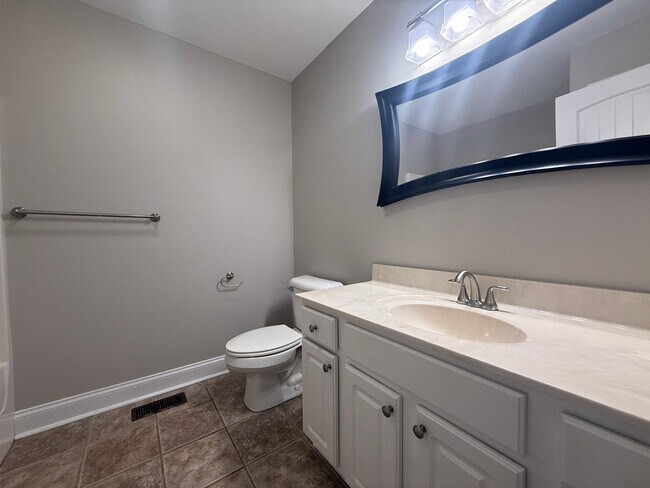 Building Photo - Pet-Friendly One-Level Home with Fenced Yard, Garage & Stainless Steel Appliances