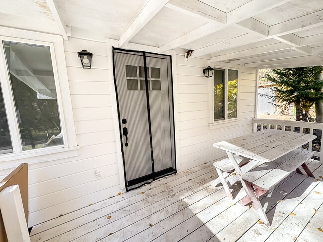 Building Photo - 6071 N Shady Side Dr