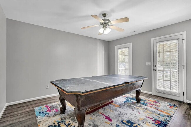 Building Photo - 4 Bedroom 2.5 Bathrooms