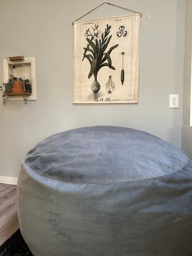 Building Photo - 2425 N Headley Rd