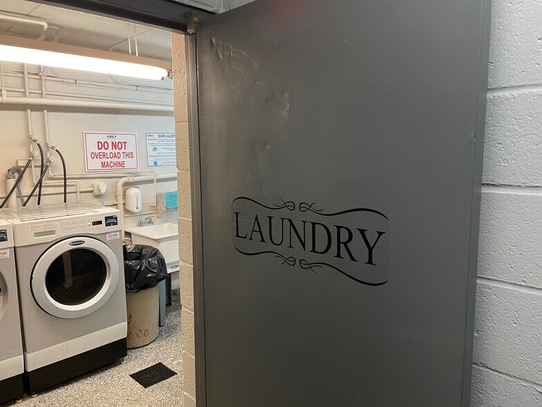 Building laundry room - 200 Centre Ave