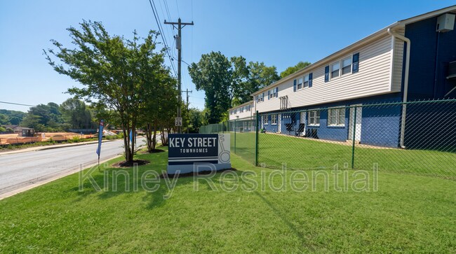 Building Photo - 613 Key St