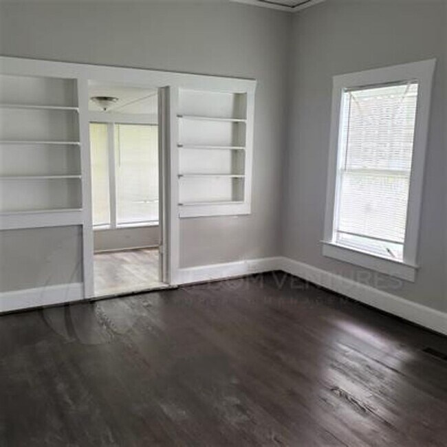 Building Photo - Spacious 3BR/2BA Rental with Hardwood Floors & Updated Living Room