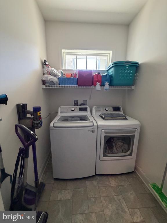 Building Photo - 109 S Village Cir