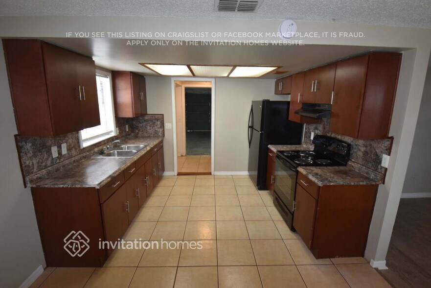 Building Photo - 12702 Sybila Pl