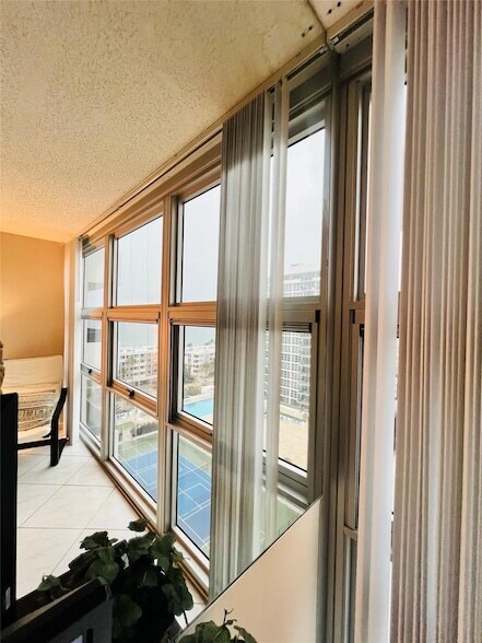 Building Photo - 525 N Ocean Blvd