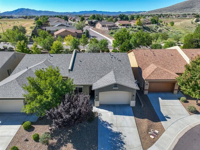 Building Photo - 3 Bedroom, 2 Bathroom Townhome in Granvill...