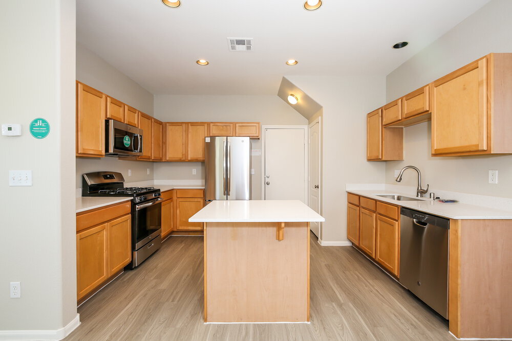 Building Photo - 671 Baffin Island Rd