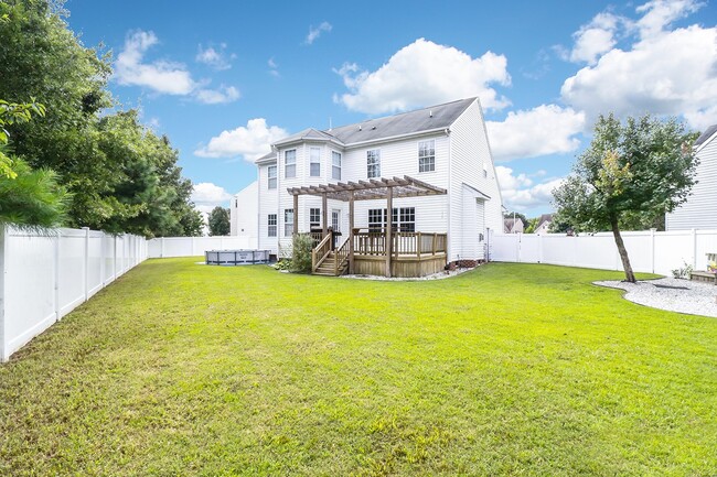 Building Photo - 1000 Pershing Ct