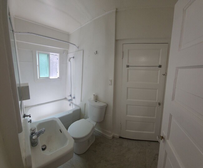 Building Photo - Jeffrey and Foothill Properties