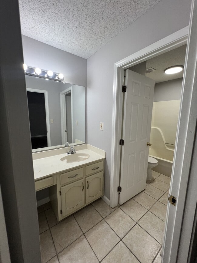 Building Photo - 9274 Charly Hill Ln