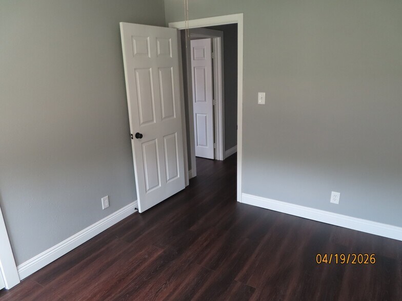 Building Photo - 10410 Broadstairs St