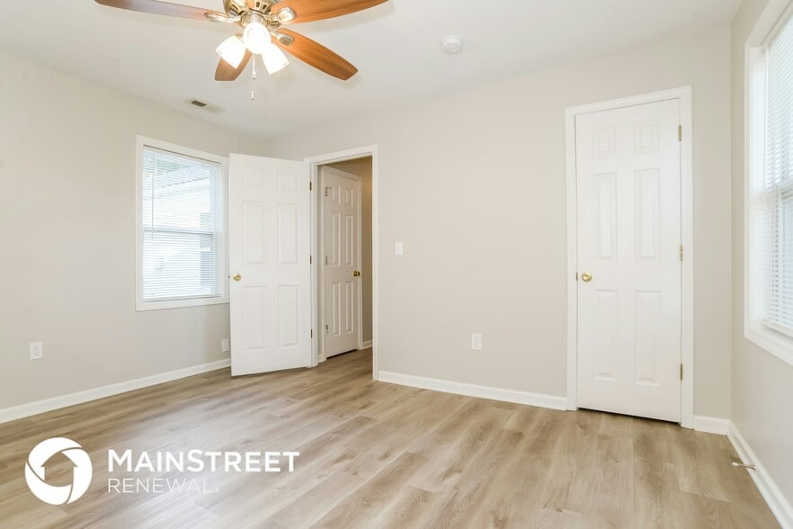 Building Photo - 8524 W 86th St