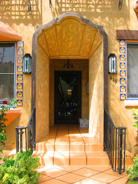 Building Photo - 419 Cloverdale Ave