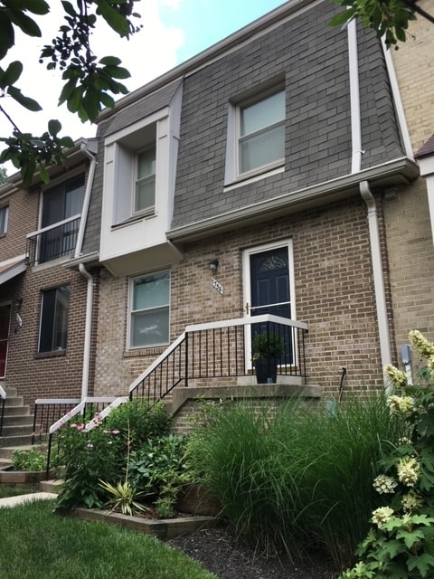 Building Photo - 1756 Dogwood Dr