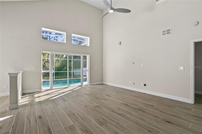 Building Photo - 214 Pinewood Dr