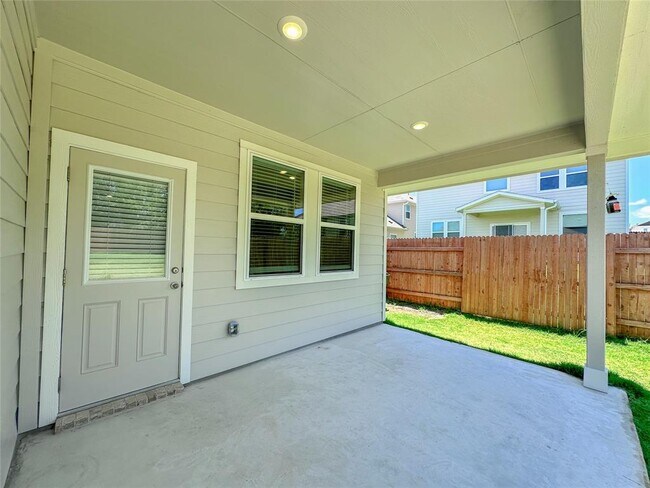 Building Photo - 409 Palo Brea Lp