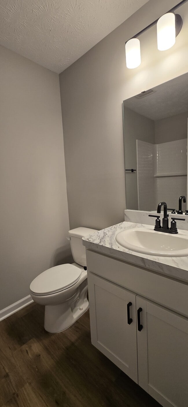 Building Photo - 1226 Ayla Ave