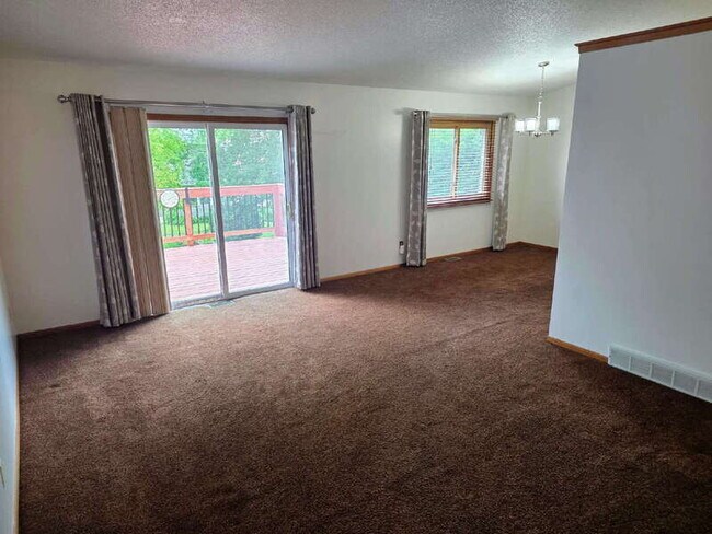 Building Photo - 5310 Brookview Dr