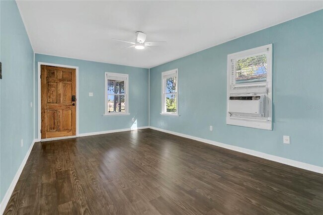 Building Photo - 1204 34th St