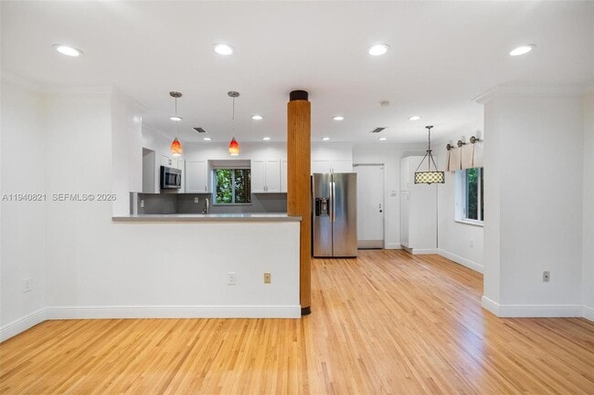 Building Photo - 648 Sevilla Ave