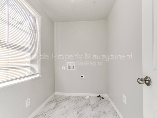 Building Photo - 3312 S Harvey Ave