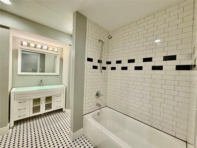 Building Photo - 3419 W Empedrado St
