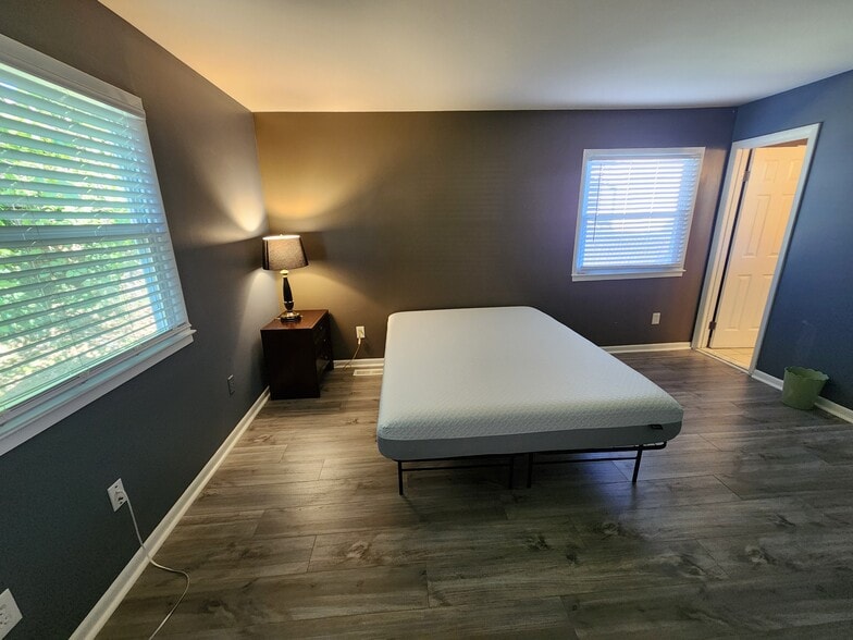 large room private bath - 8917 Loughran Terrace