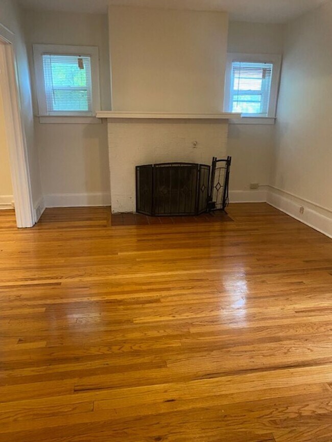 Building Photo - 1009 Euclid Ave