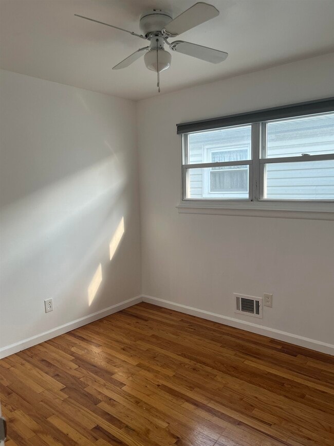 Building Photo - 4803 Aschoff Pl